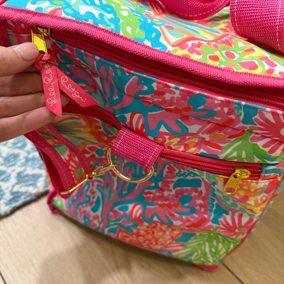 NWT Lilly Pulitzer insulated cooler bag Lover’s Coral tropical gift gwp - Picture 2 of 10